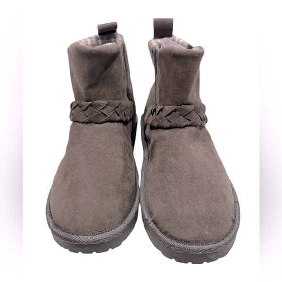 MukLuks Women's Bootie Dark Grey Ankle Harness Comfort Slip On Shoe Size 8 New - Picture 2 of 5